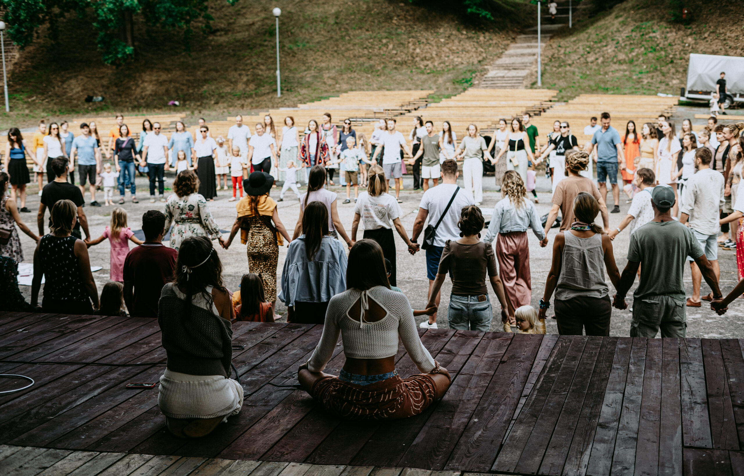 Komunitní setkání u ohně